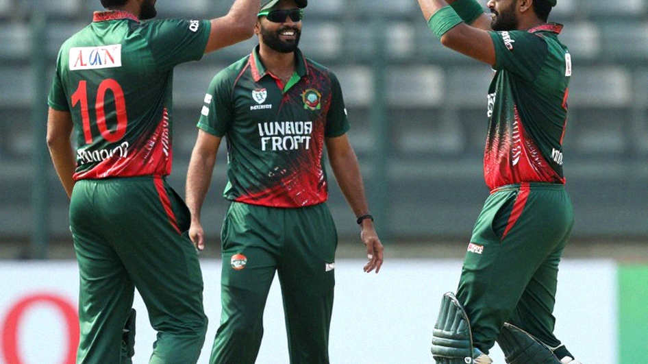 টি-টোয়েন্টি সাফল্যের ছায়া থেকে ওয়ানডের আলোয়: বাংলাদেশ সিরিজে অস্ট্রেলিয়ার আসল পরীক্ষা